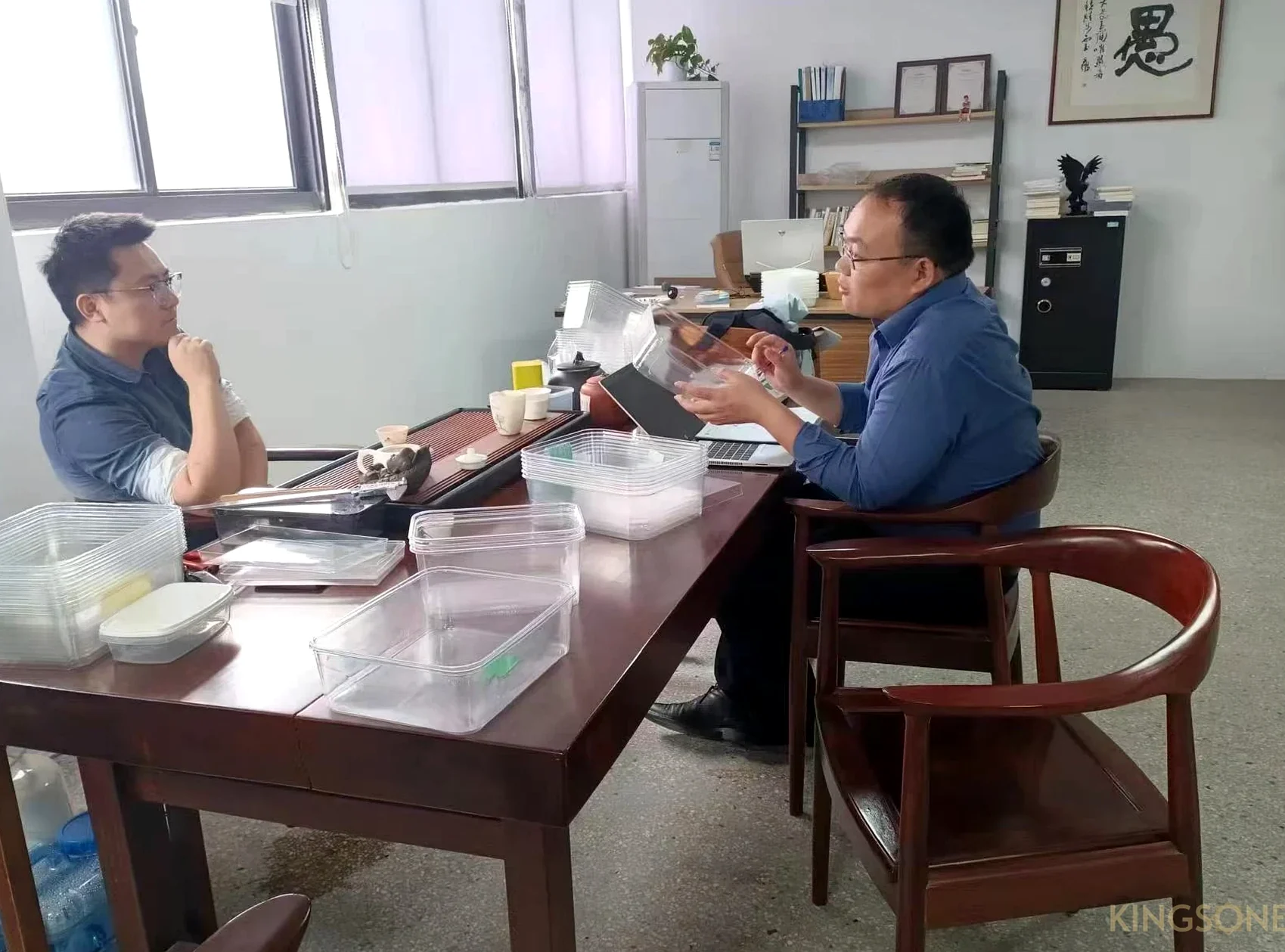 Commercial meeting for a supply project