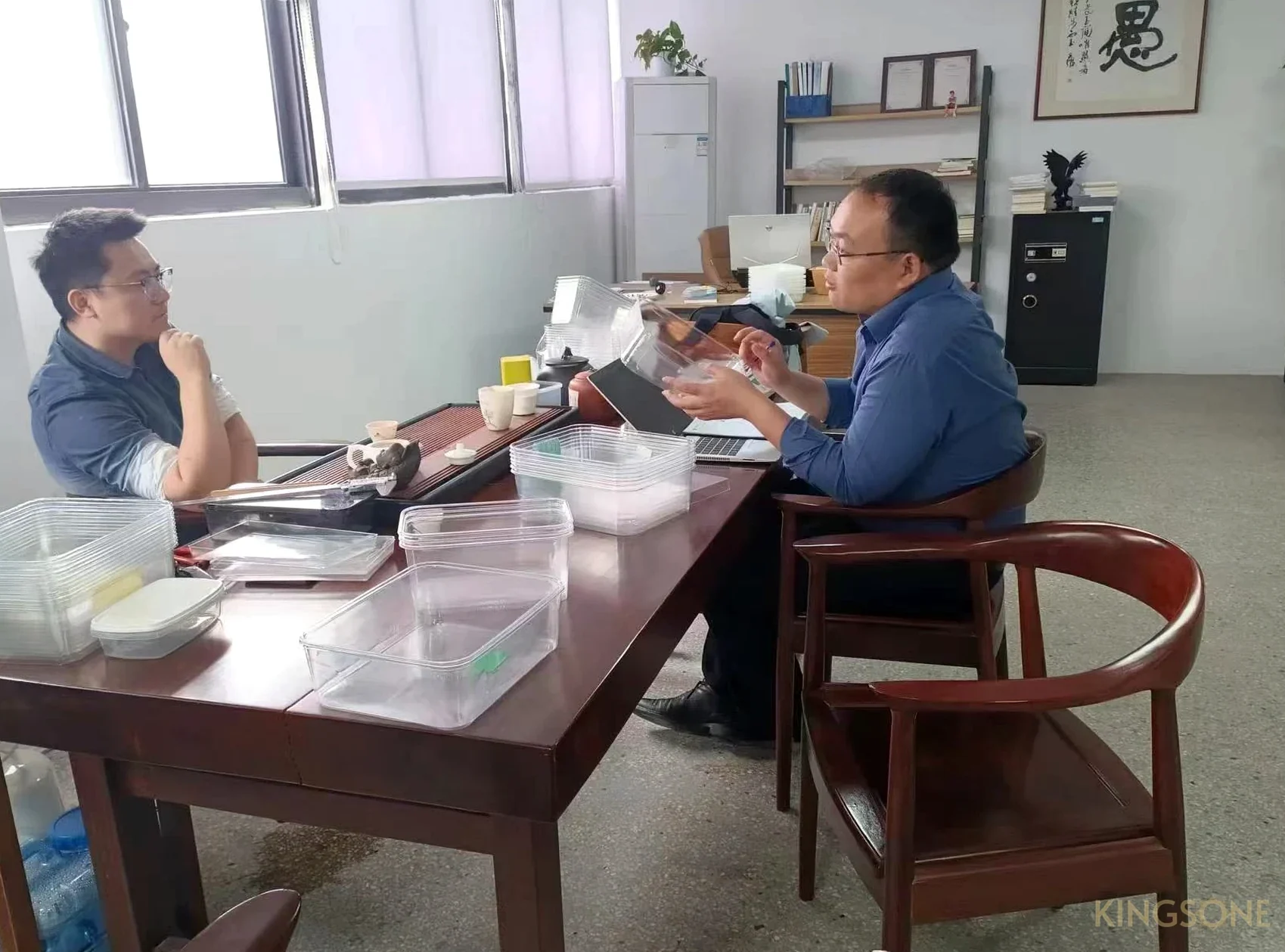 Reuni&oacute;n comercial para proyecto de suministro